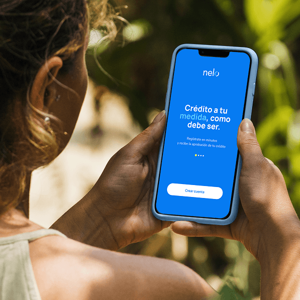 Persona usando Nelo